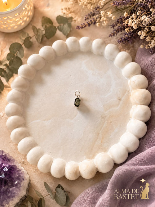 Colgante de moldavita natural rectangular en plata de ley 925 – Pieza Única III